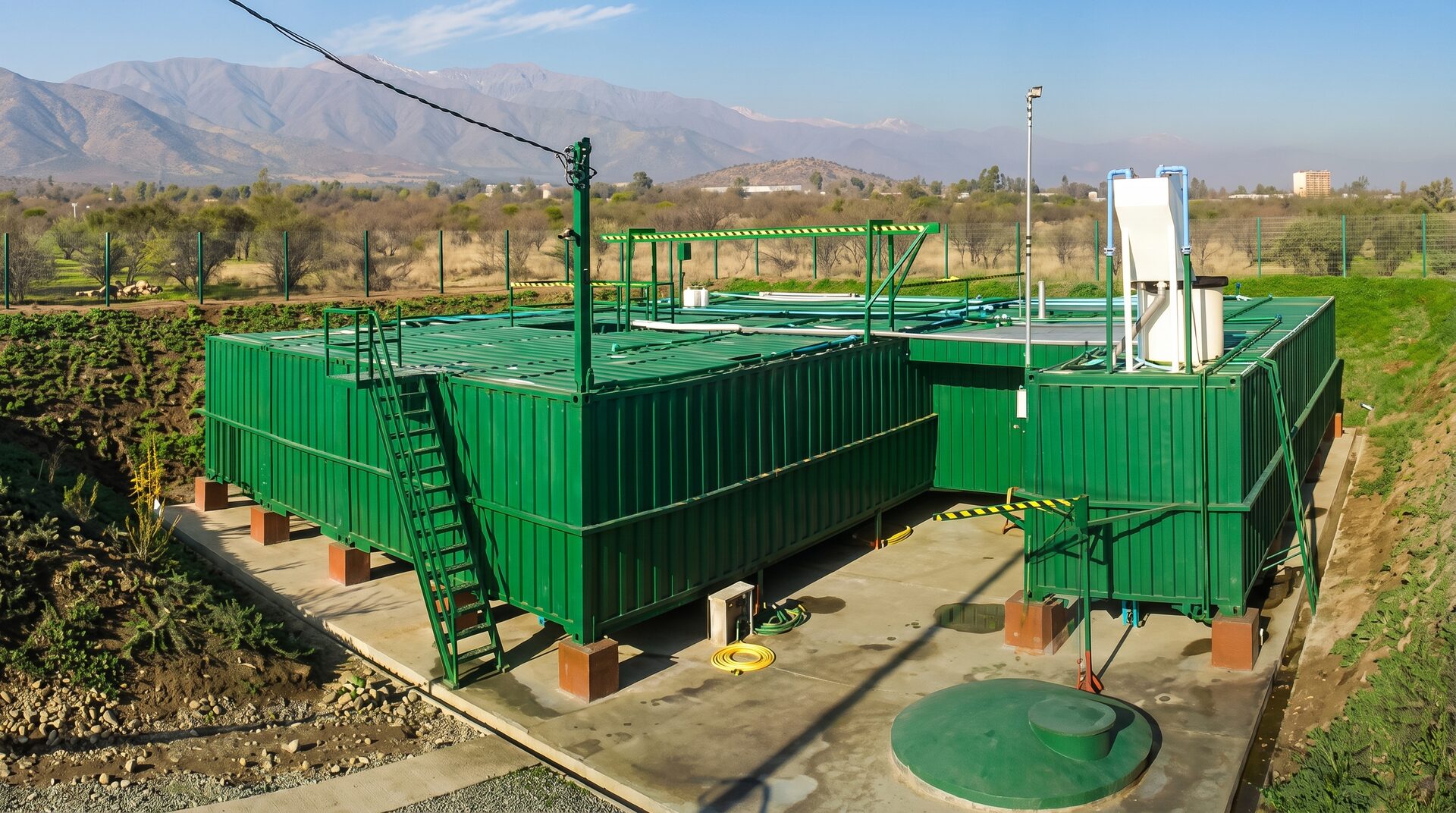Bioreactor Vortox junto a laguna de tratamiento